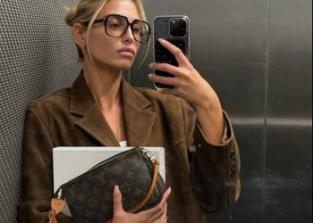 Model nosi brze firzure za posao