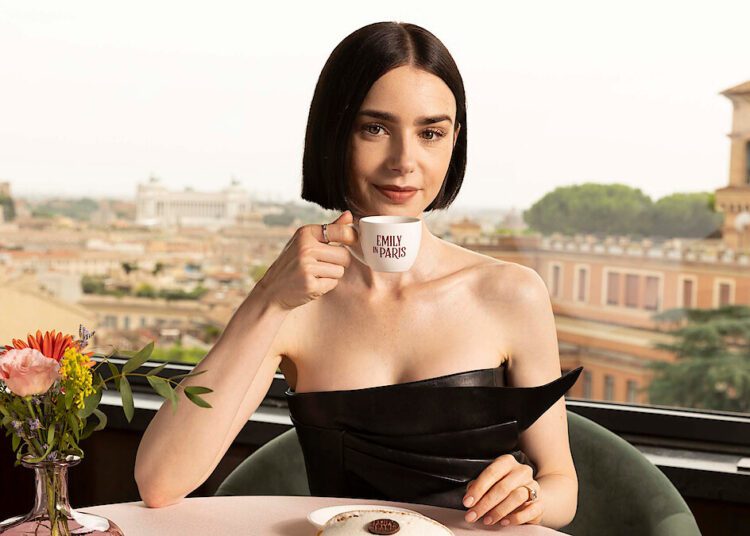 Lily Colins najavljuje snimanje pete sezone Emily in Paris