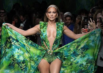Versace haljine koje su obeležile svet mode Dženifer Lopez