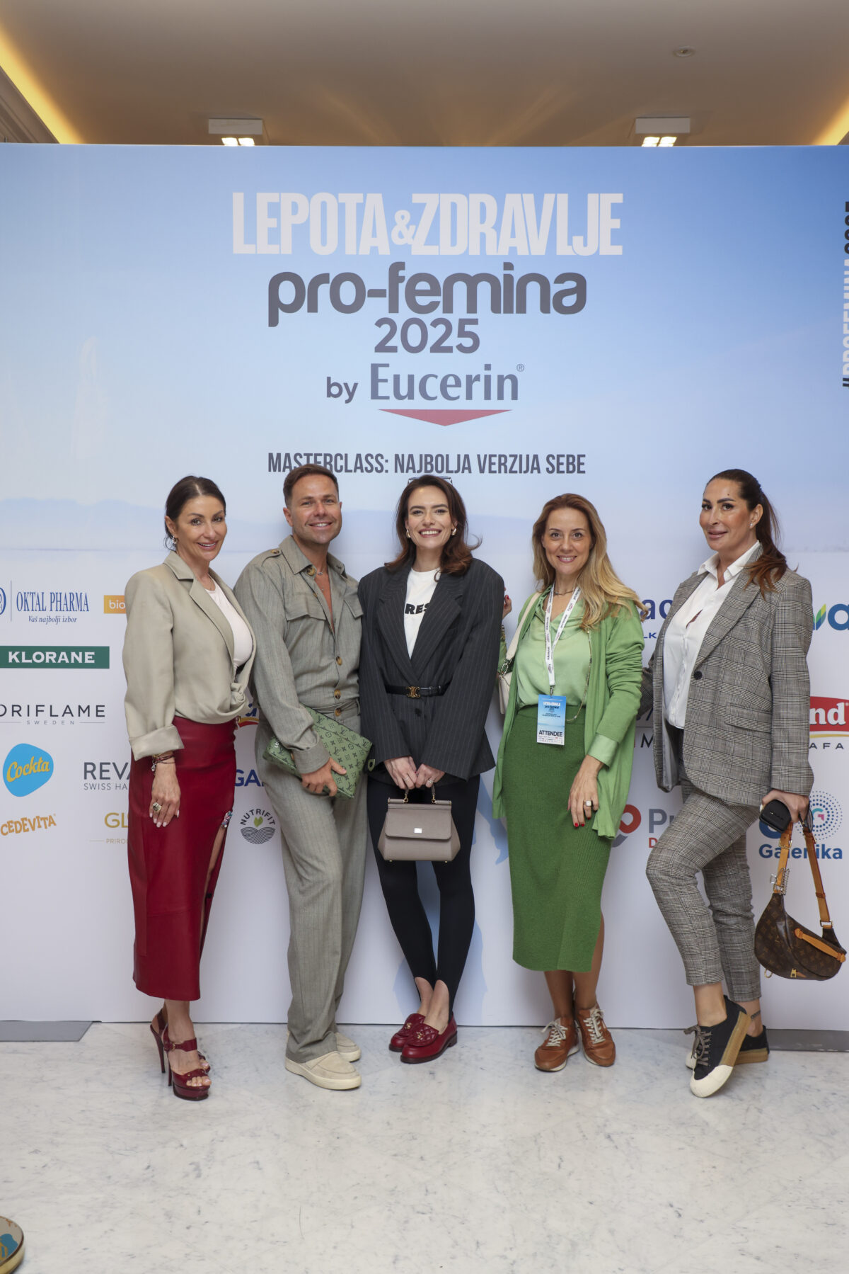Suzana Perić, Stevan Radivojević, Dana Karanović, Sanja Marković i Sandra Čoban
