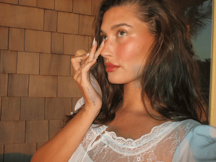 kremasta stik rumenila za sunkissed efekat