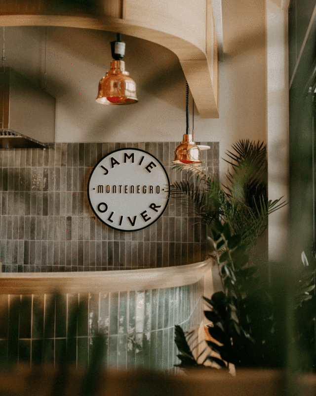 Jamie Oliver otvorio prvi restoran u Crnoj Gori: „Jamie’s Italian“ stigao u srce Tivta, a evo kako izgleda