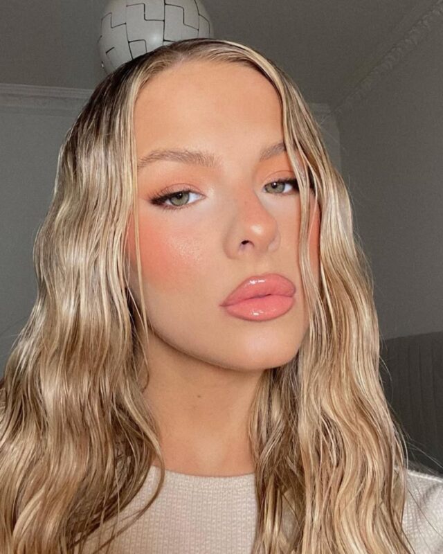 Sorbet rumenilo je najsočniji letnji makeup trend dosad, a evo i kako da ga postignete