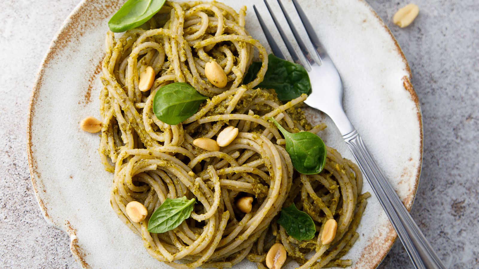 Veganska pasta sa pestom od pistaća i tikvicama 3