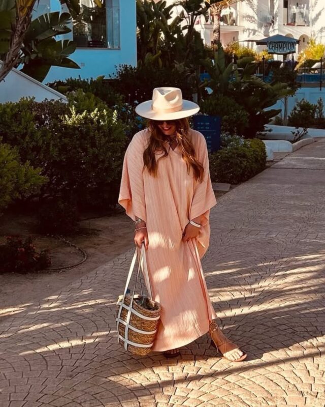 #styleinspo: Višenamenski outfiti za letovanje – od odlaska na plažu, preko pauze za ručak, do večernjeg koktela, pokrili smo sve!