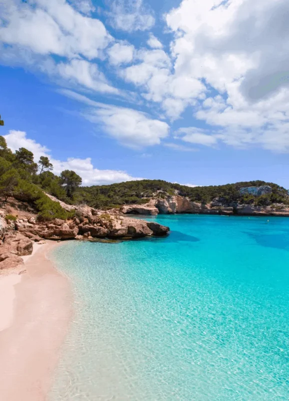 Balearsko ostrvo o kome se najviše priča: Menorka, mesto gde vladaju mala zadovoljstva