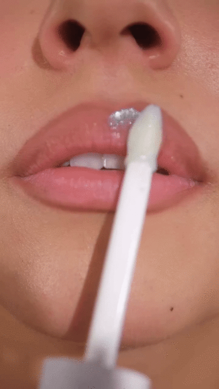 Rare Beauty nam doneo novi trend: Pool lips kao omaž kraju leta!
