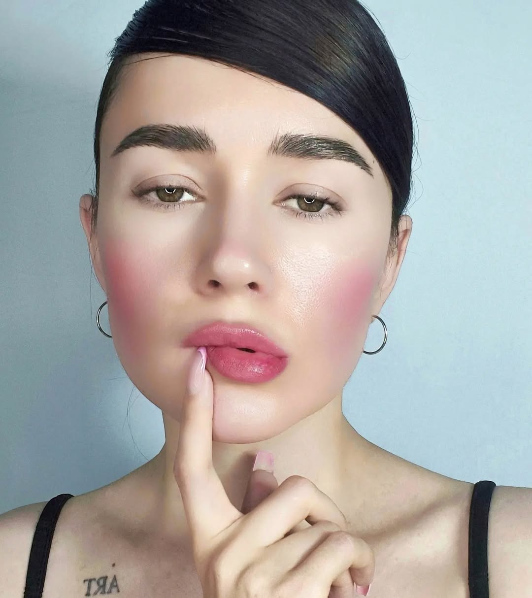 Rumenila na bazi vode makeup trend