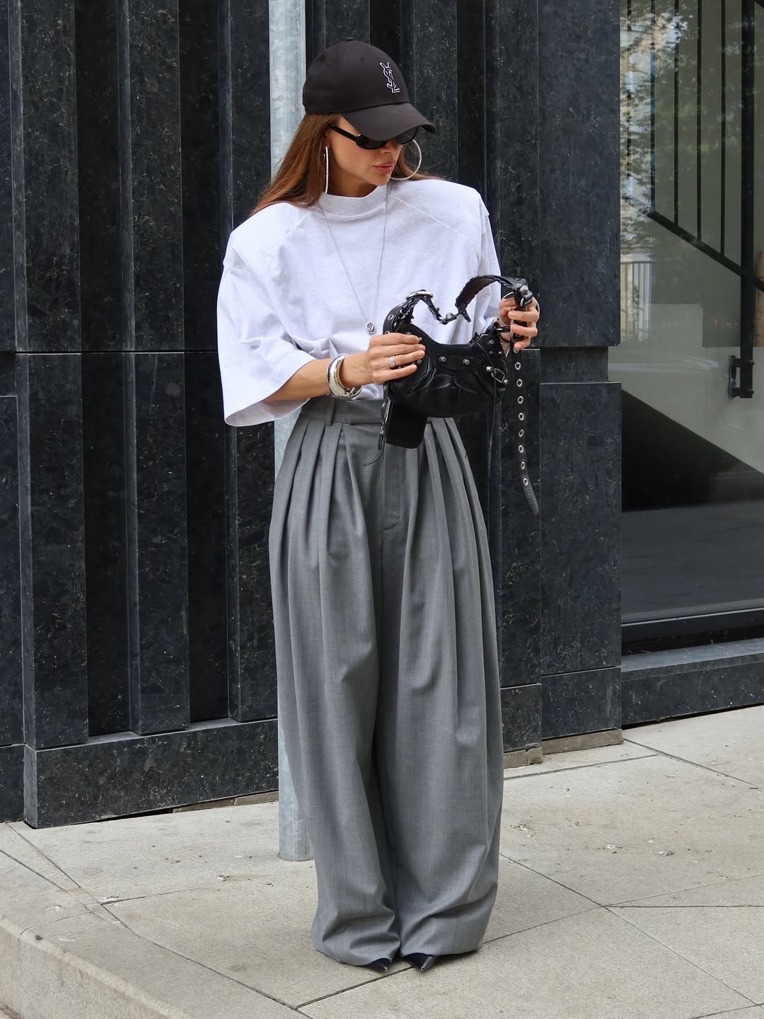 Pantalone sa faltama