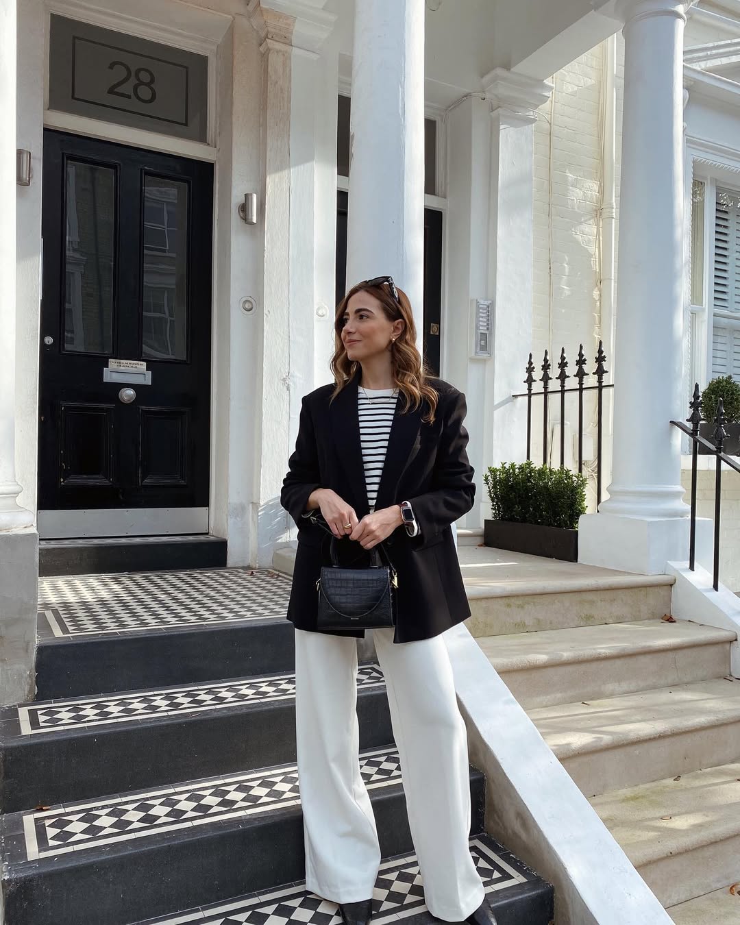 Džemperi na crno-bele pruge