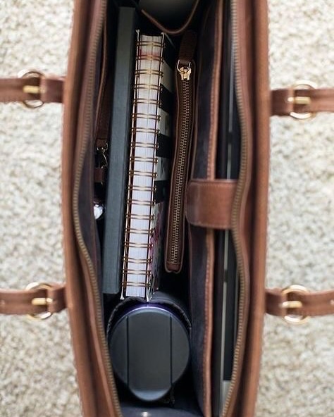 Job hugging kao trend 