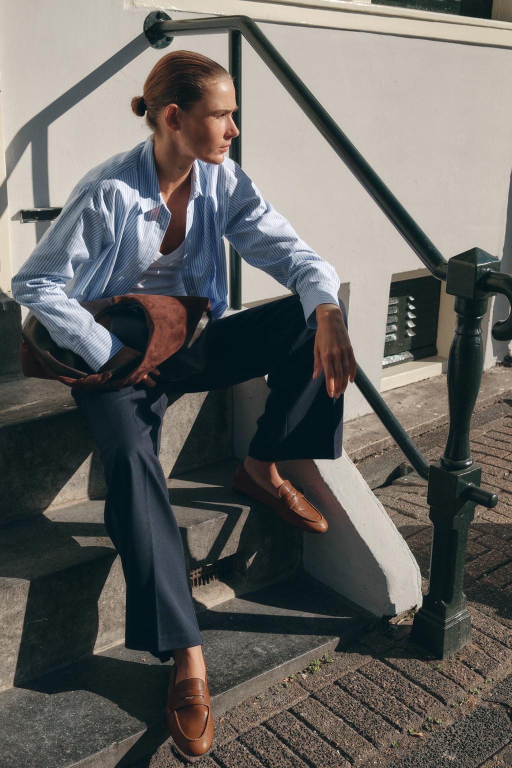 Minimalistički jesenji outfiti za 2025