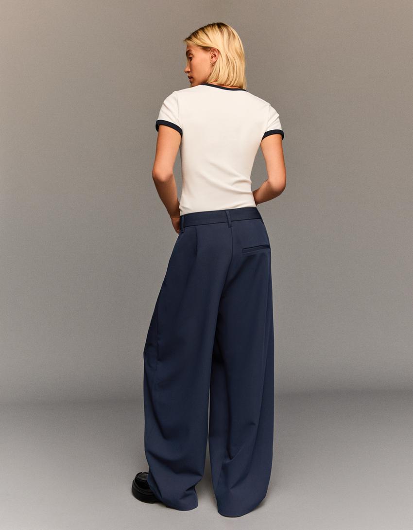 Minimalistički jesenji outfiti za 2025 