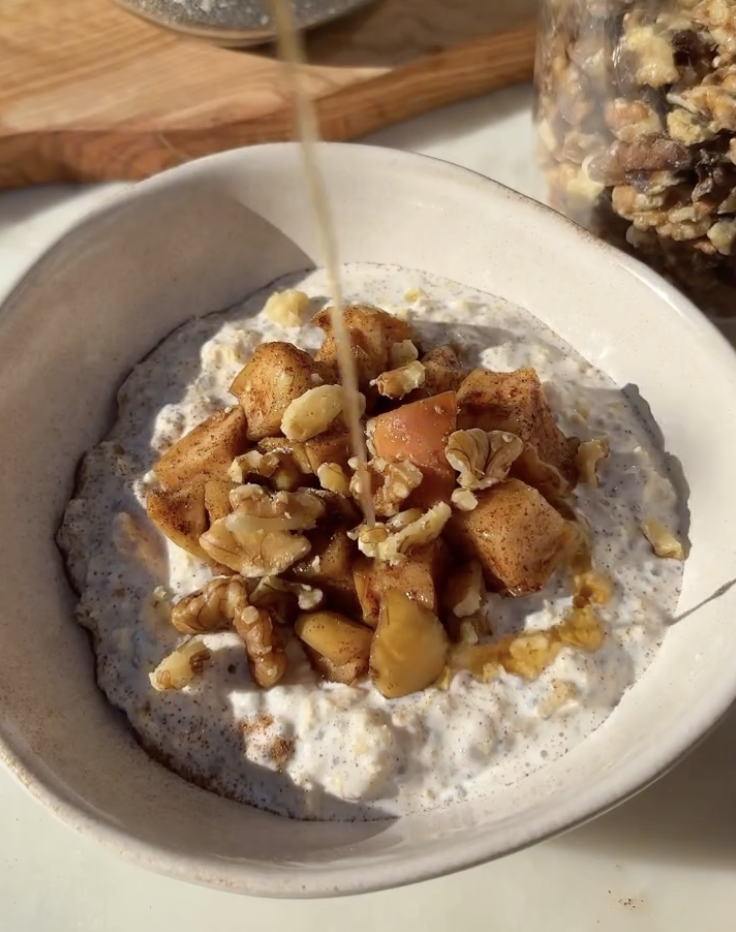 Ovsene pahuljice sa jabukama, cimetom