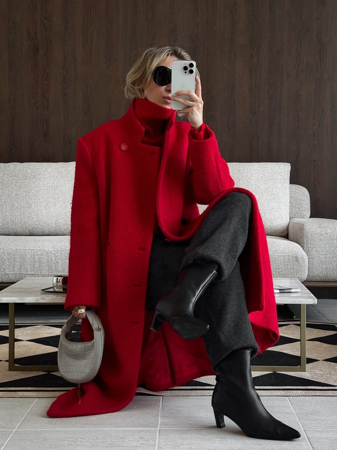 Crvene jakne i kaputi