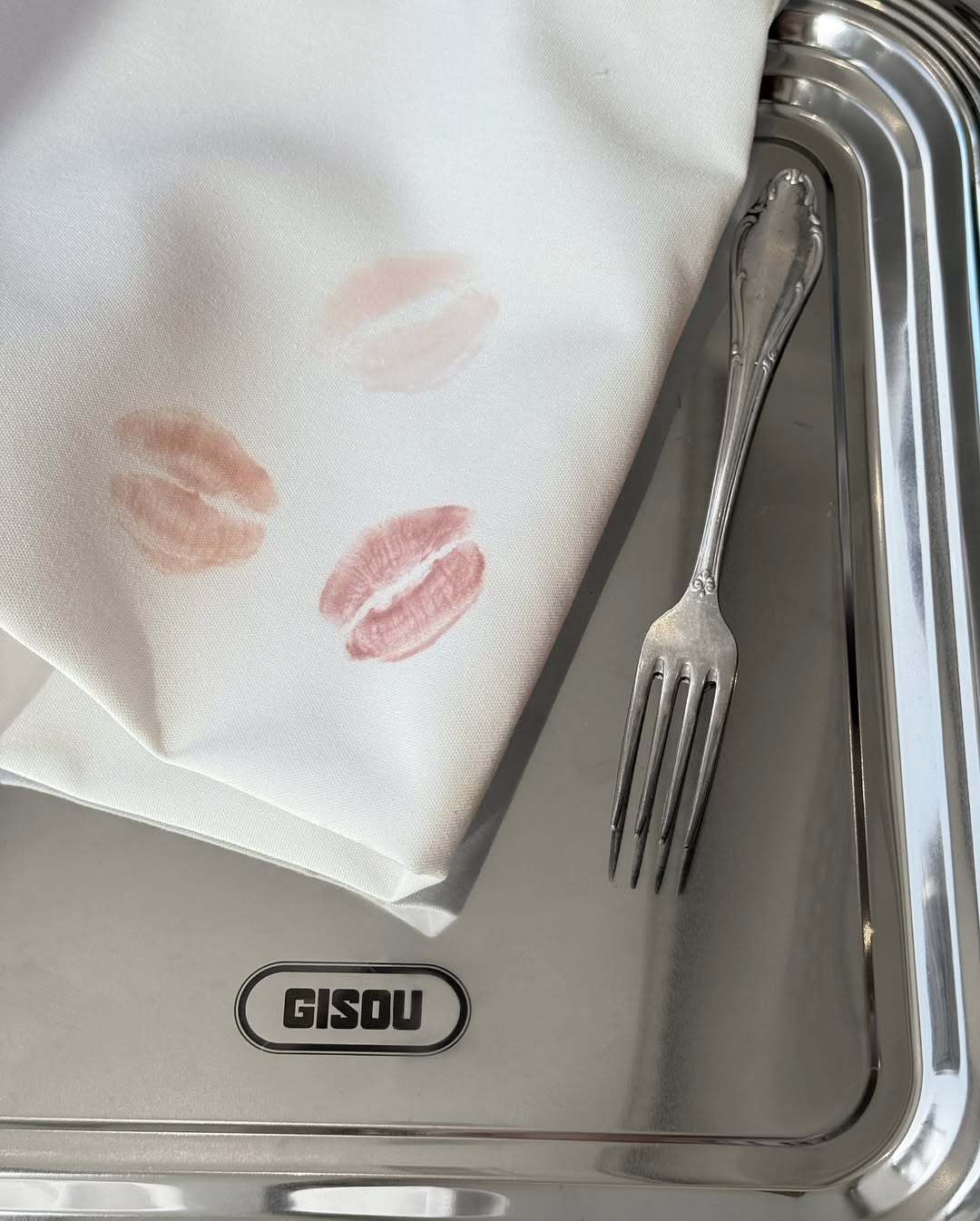 noviteti za usne u braon boji