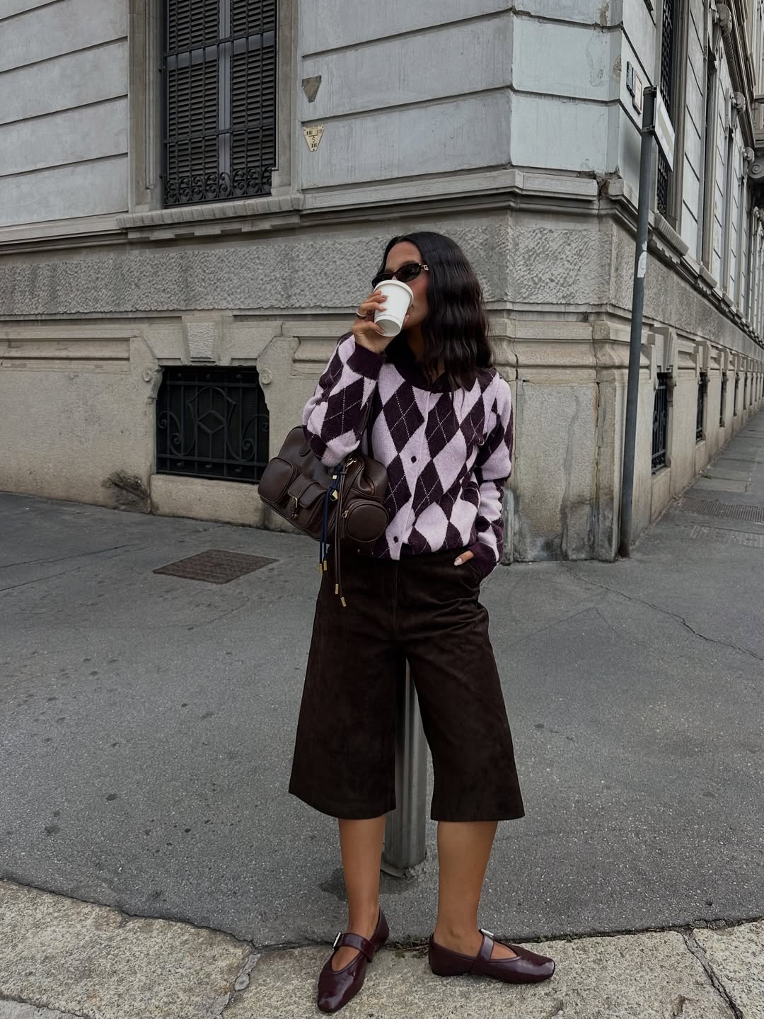 Bermude u jesenjim autfitima su in