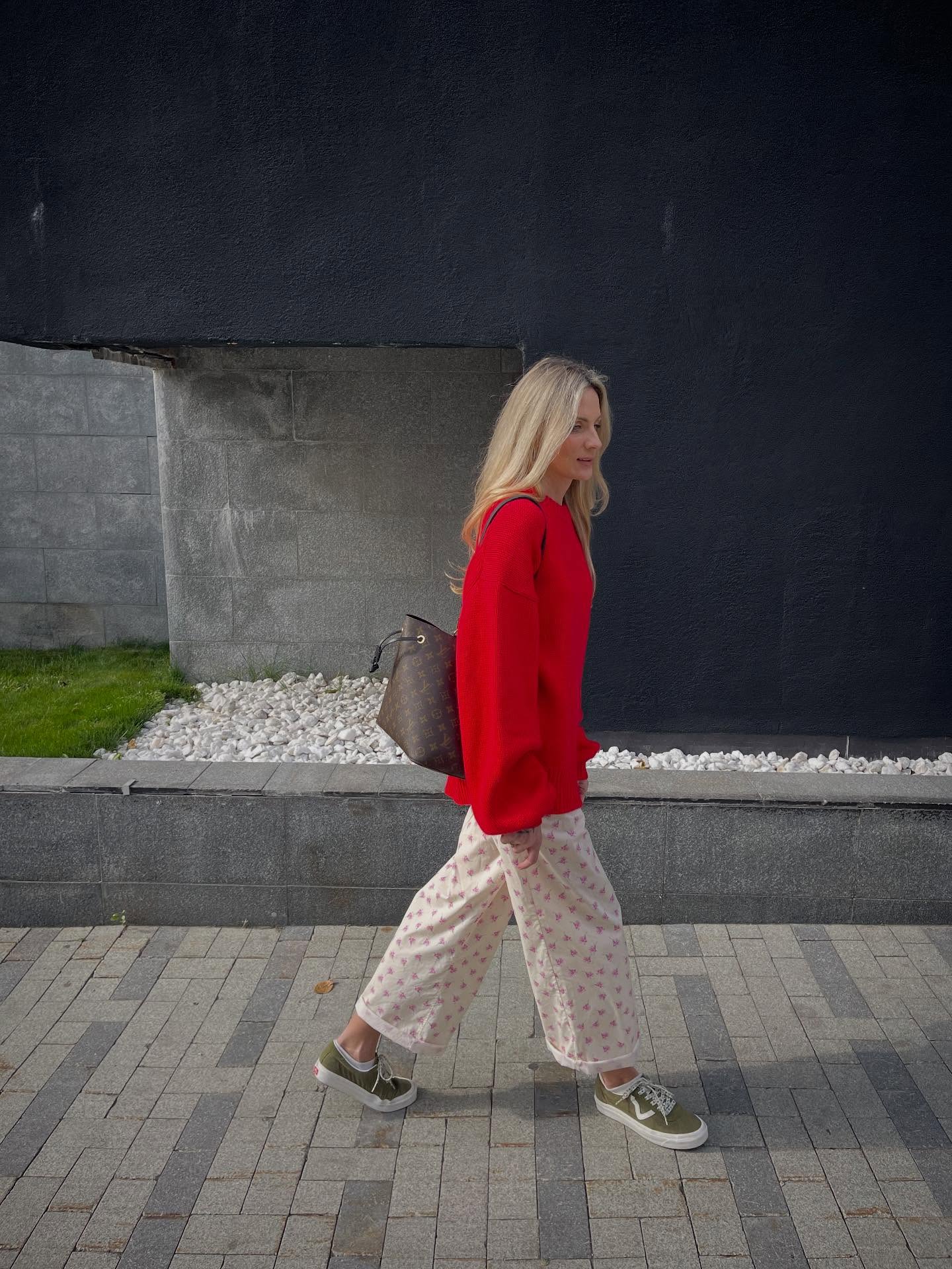 Crveni džemperi jesen 2025