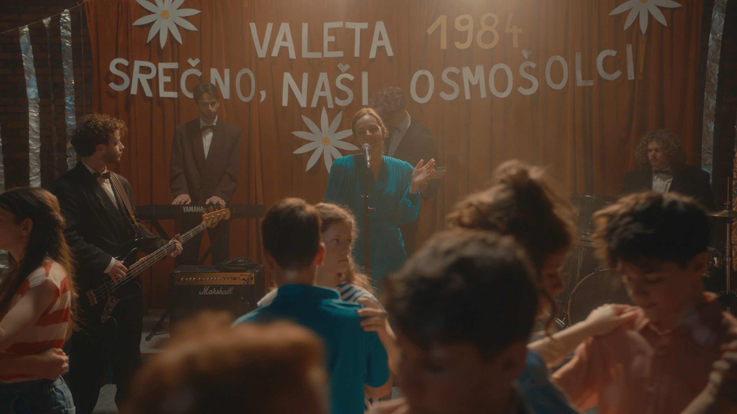 Kadar iz filma „Belo se pere na devedeset