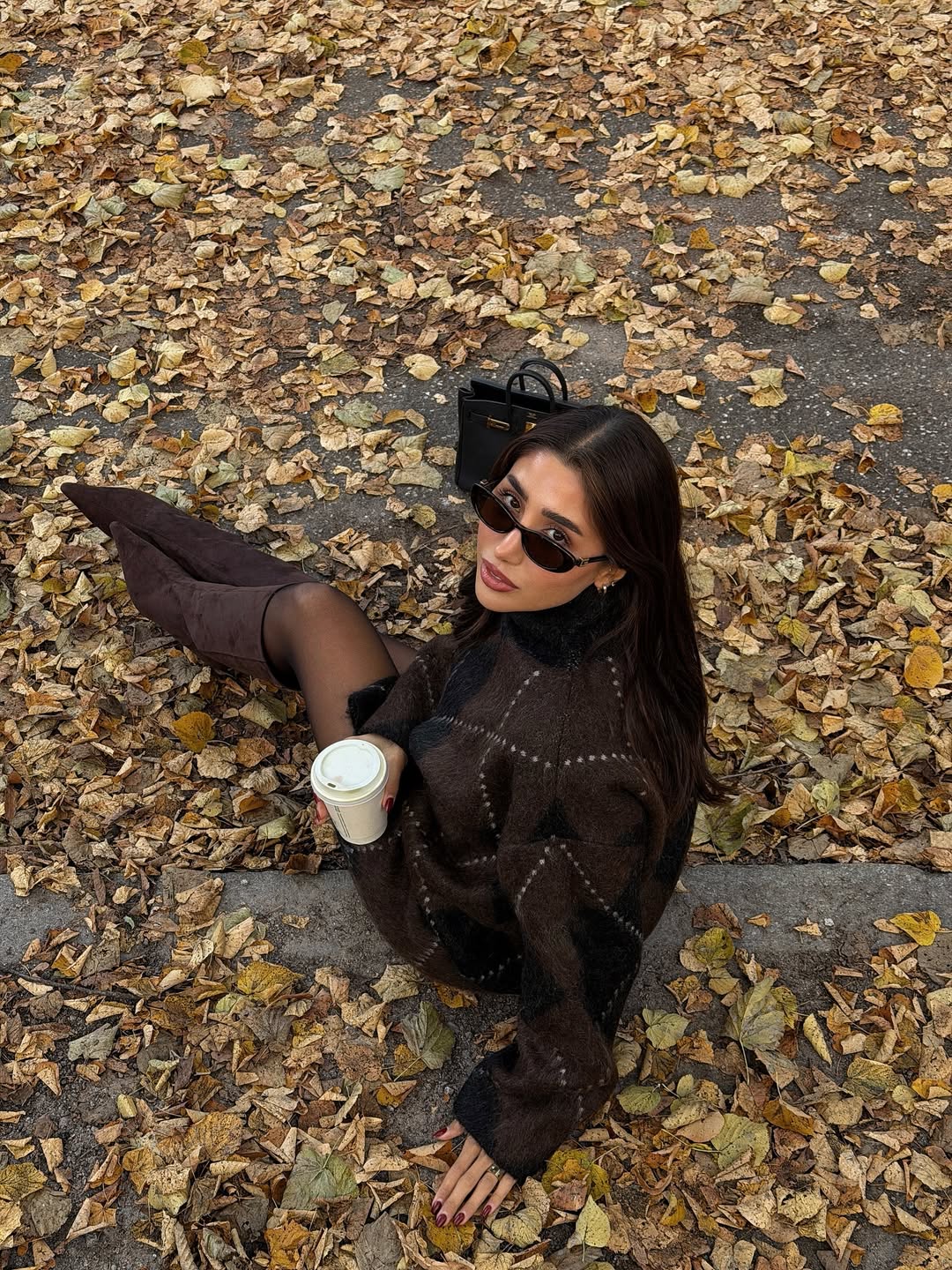 Providne crne hulahopke su must-have jesenji aksesoar