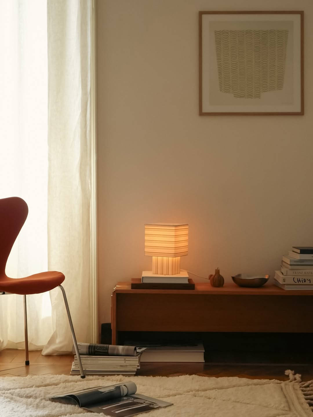 Knjige u enterijeru unose lični pečat