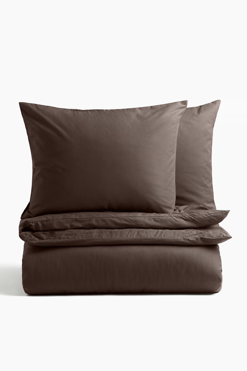 Nakon puter žute, u spavaću sobu nam stiže čokoladno braon posteljina5