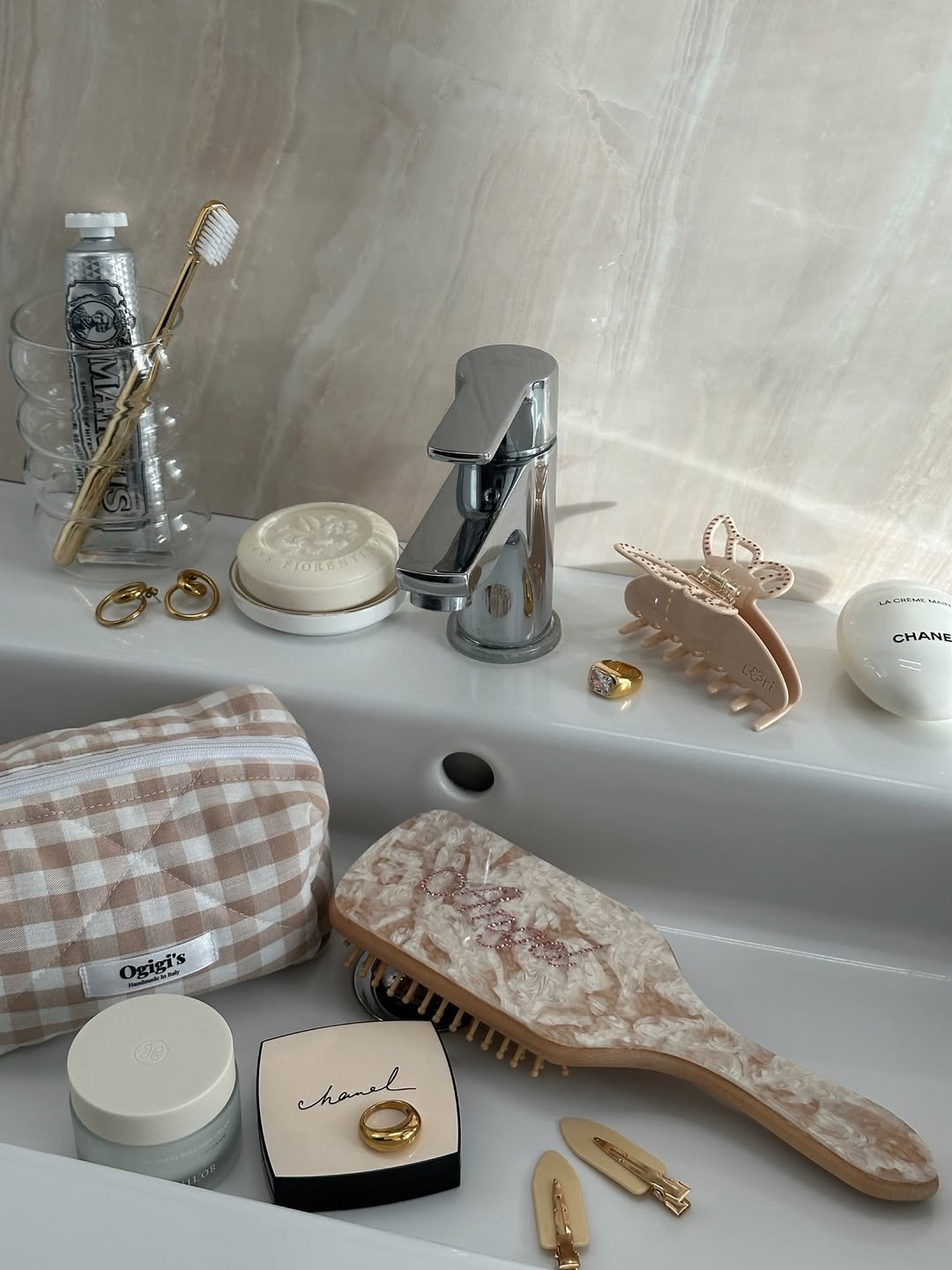 Pranje zuba odmah posle buđenja