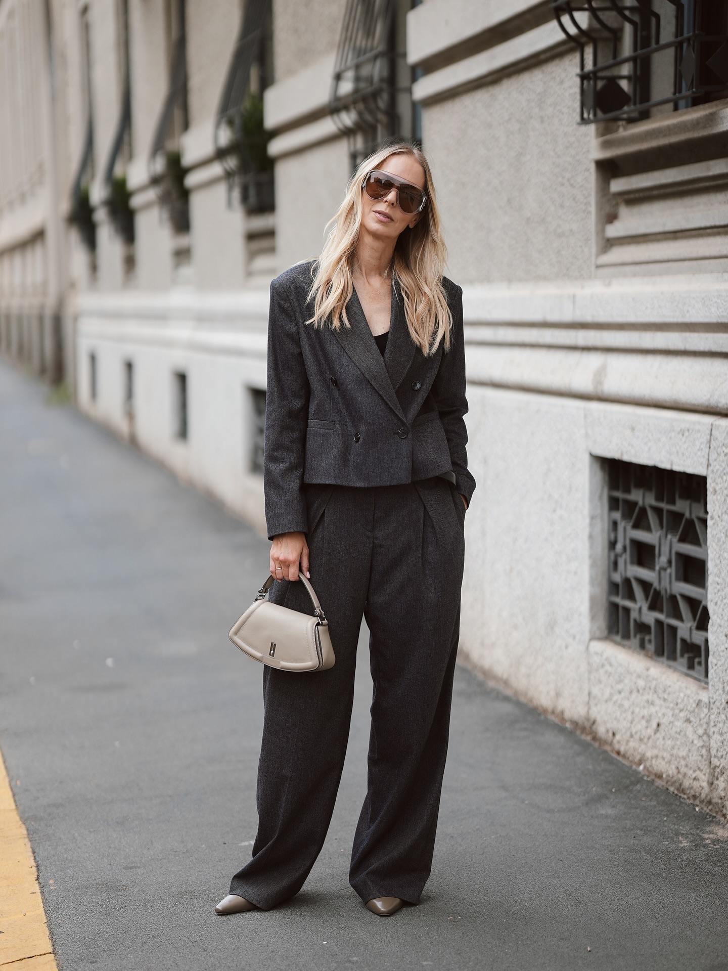 Total black outfiti jesen zima 2025