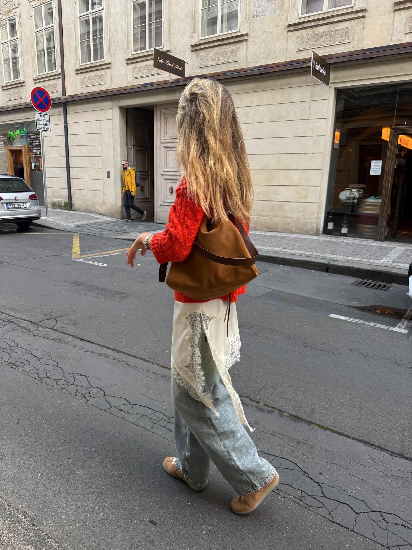 Zarina asimetrična haljina je i dalje u trendu