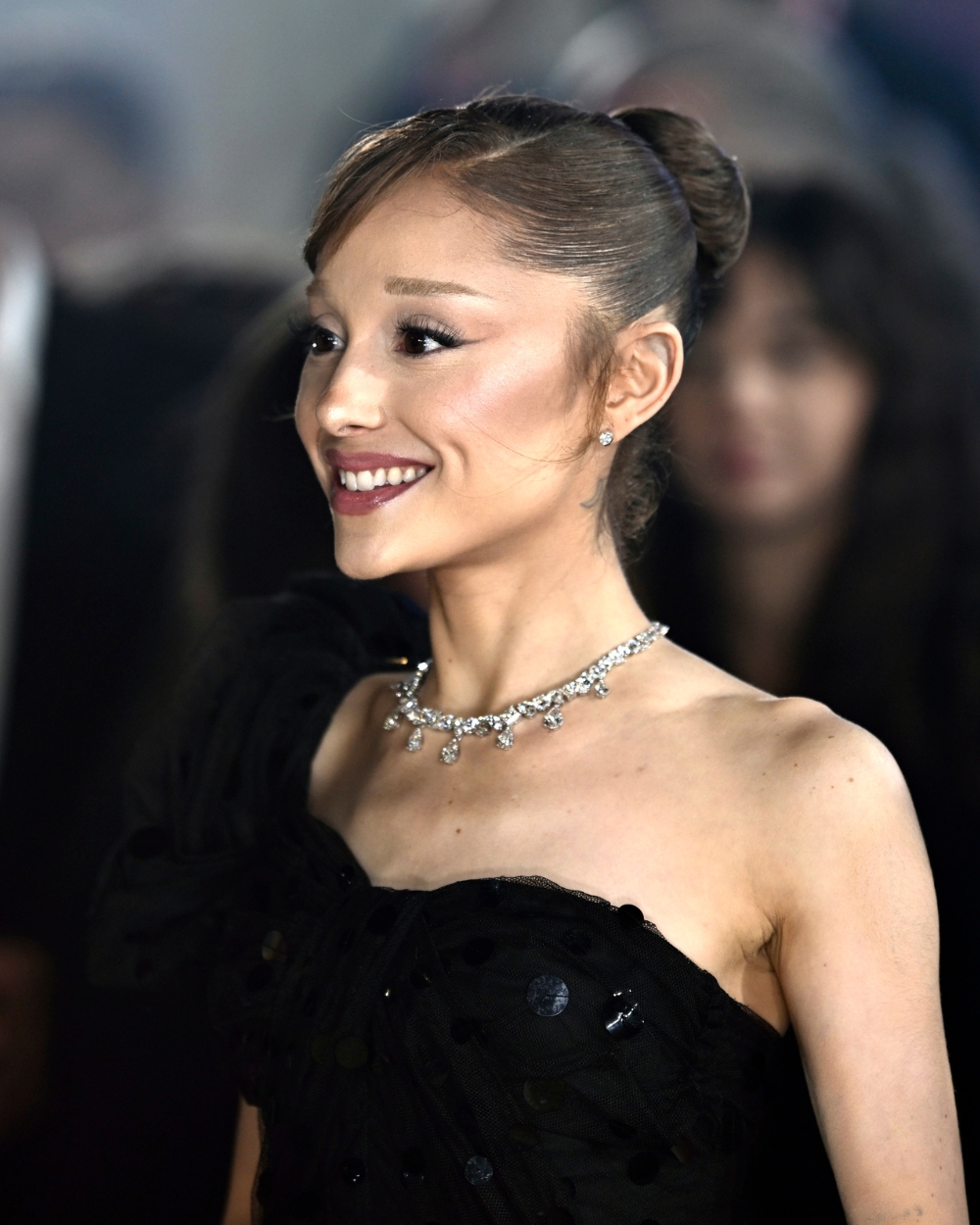 Ariana Grande ponovo brineta