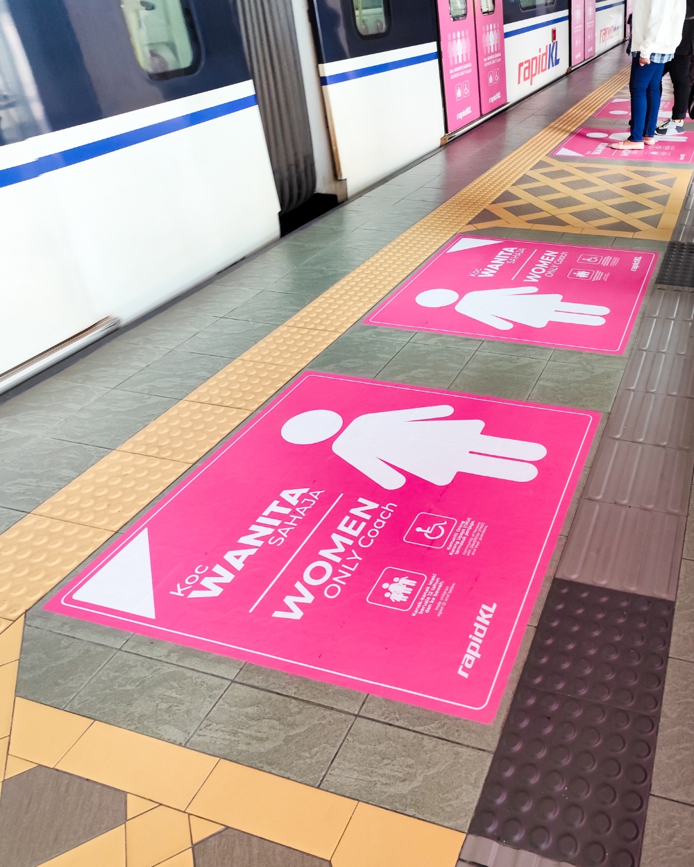 Kampanja za ženske vagone u Londonu