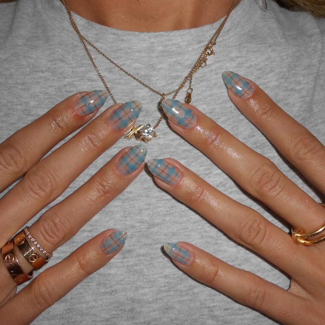 Karirani nokti su in