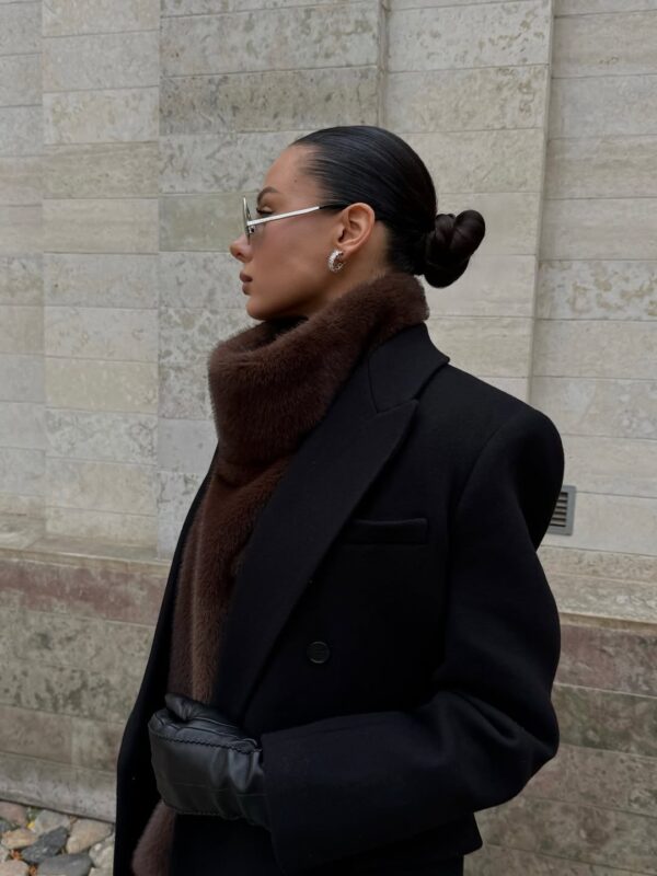 Nakon pletenih prsluka, sada dominiraju i krzneni – i ne, ne radi se o trendu sa početka 2010-ih