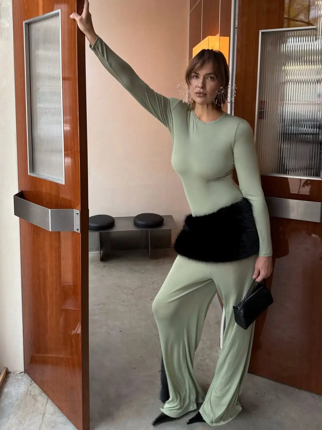 Krzneni šal oko struka je in