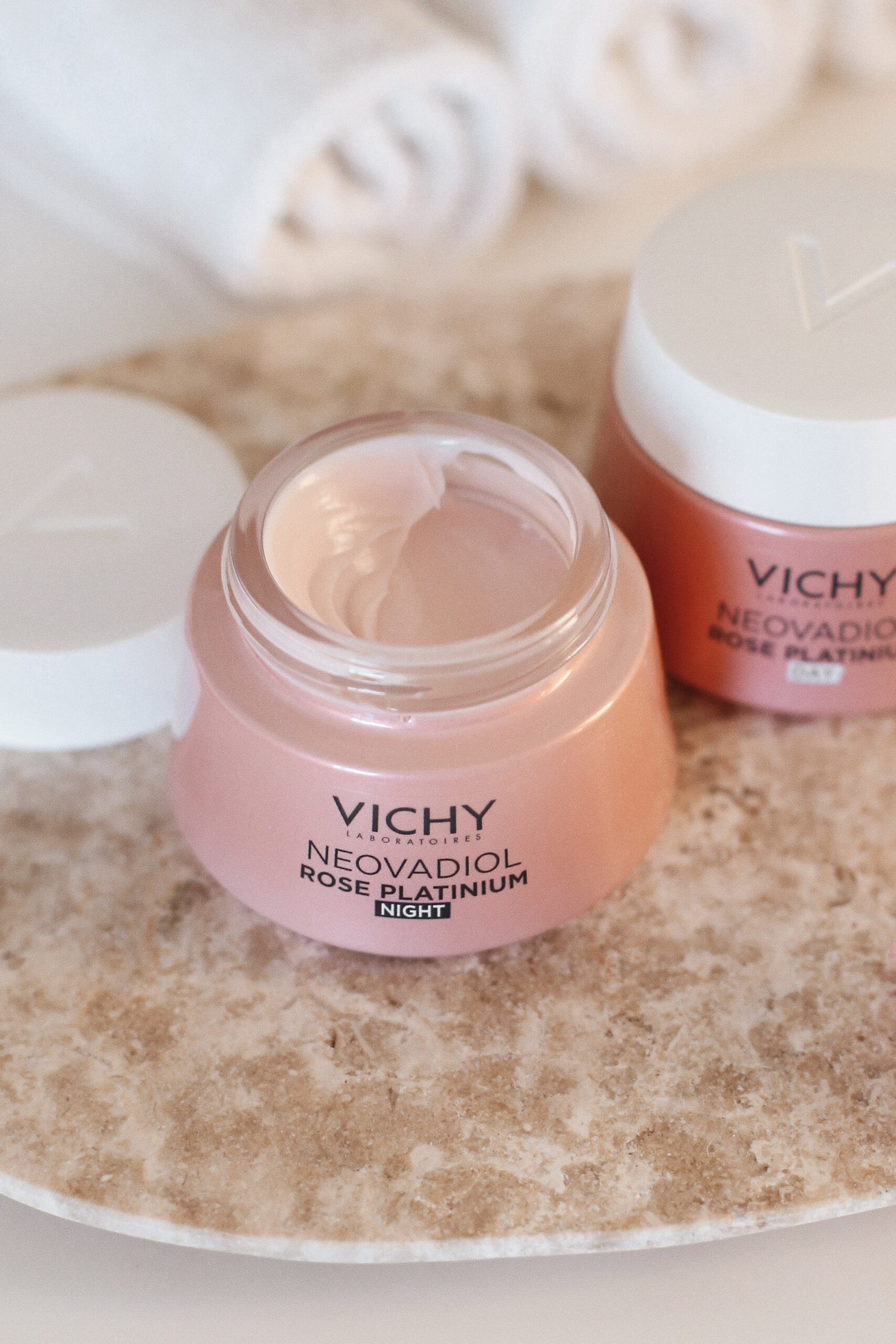 L&Z recenzija_Da li Neovadiol Rose Platinium duo stvarno vraća sjaj koži u postmenopauzi?