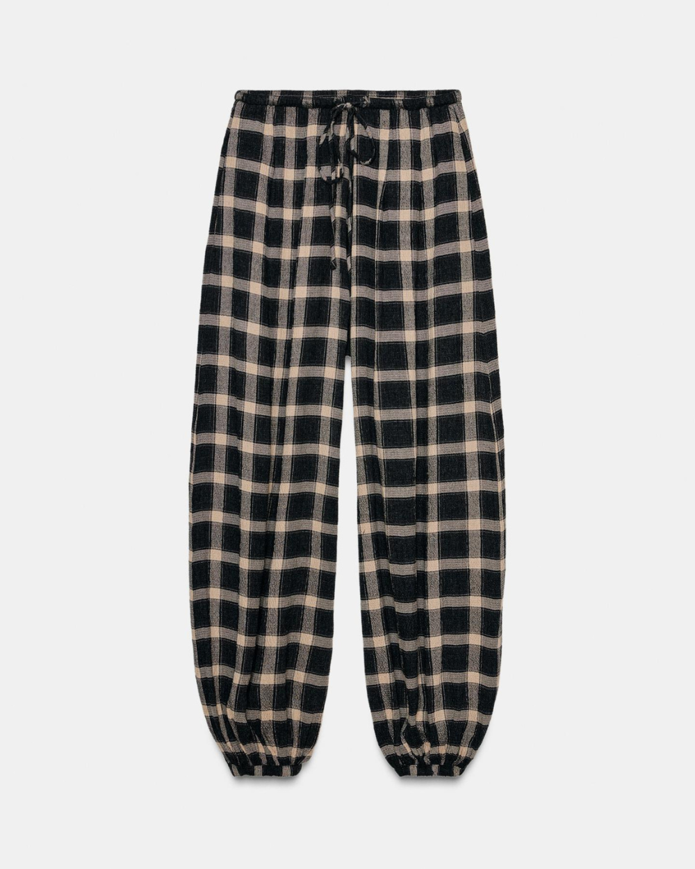 Farmerke i pantalone u printu su in