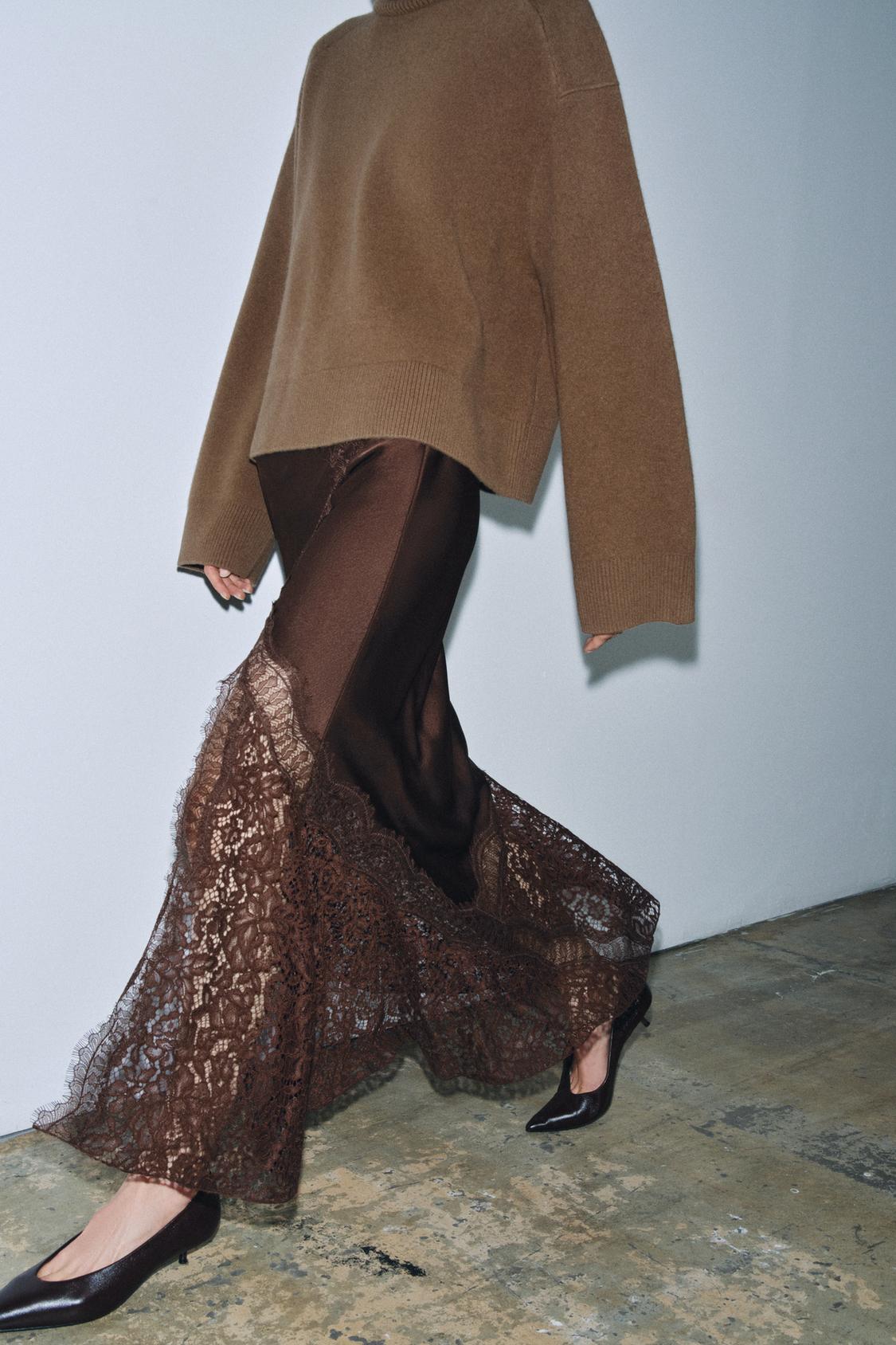 Suknje sa čipkom su modni favoriti