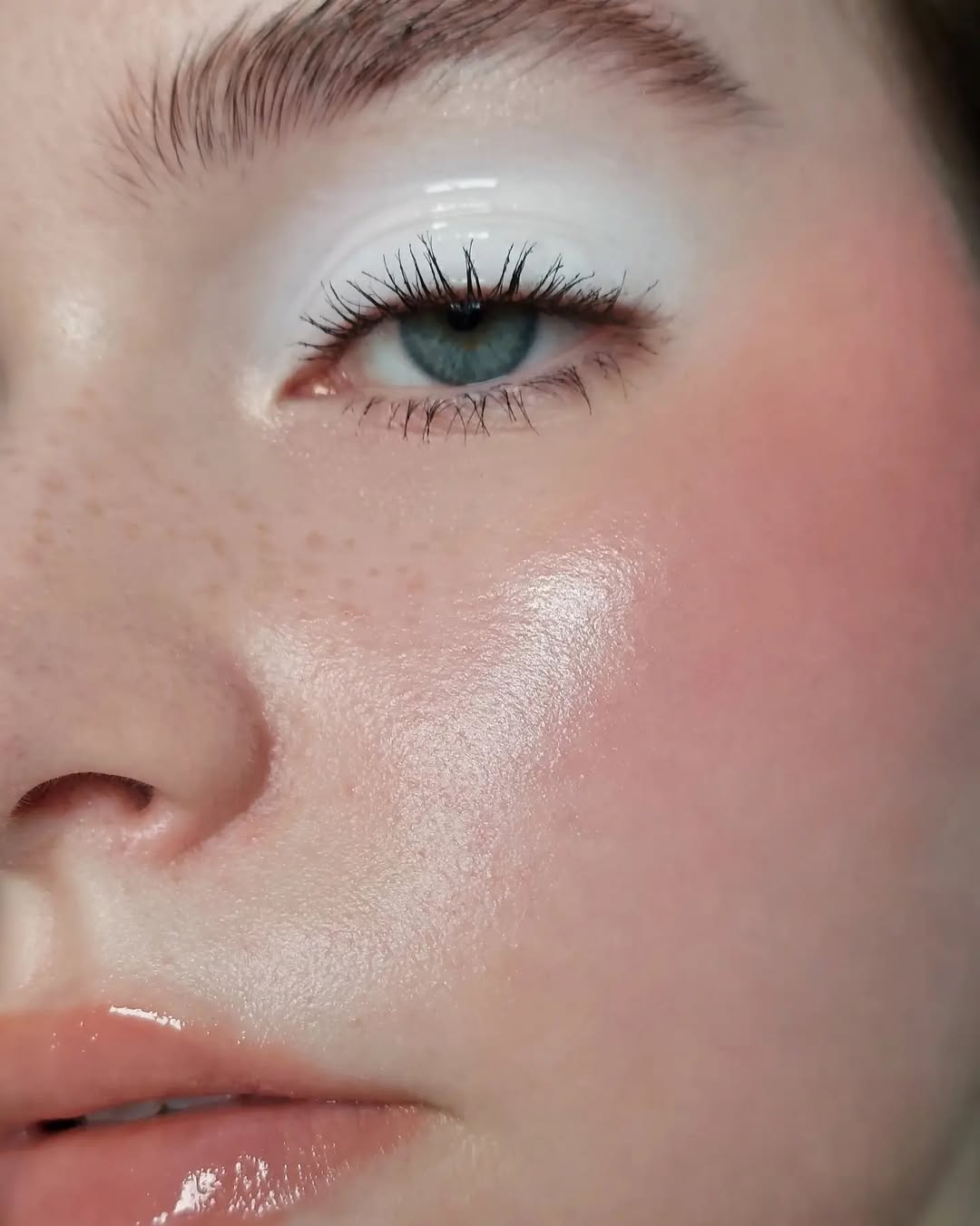 Bela senka je u trendu