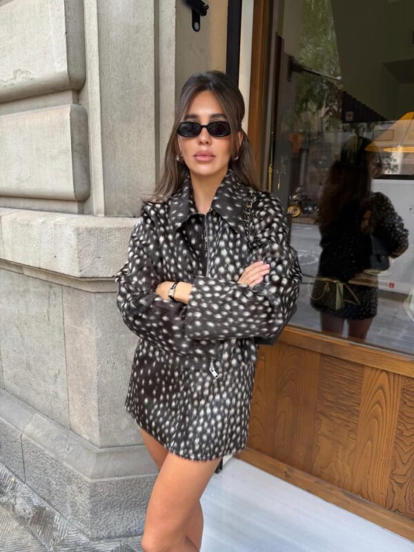 Ovaj komplet iz H&M-a ćete poželeti da stavite na novogodišnju wishlist-u