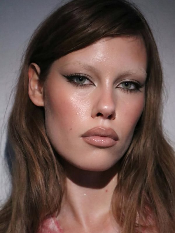 Isprobali smo trend izblajhanih obrva – ovo su naši saveti