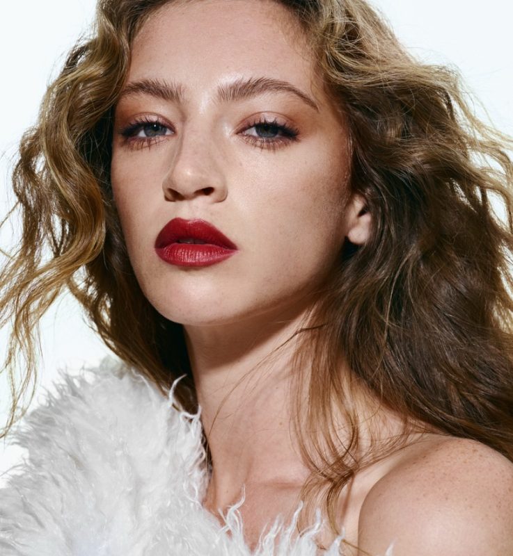 Beauty nasleđe sa potpisom bezvremenski: 5 makeup lookova u susret prazničnoj sezoni