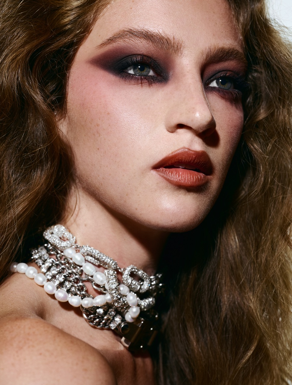 Lepota & Zdravlje beauty editorijal: 5 timeless makeup lookova9