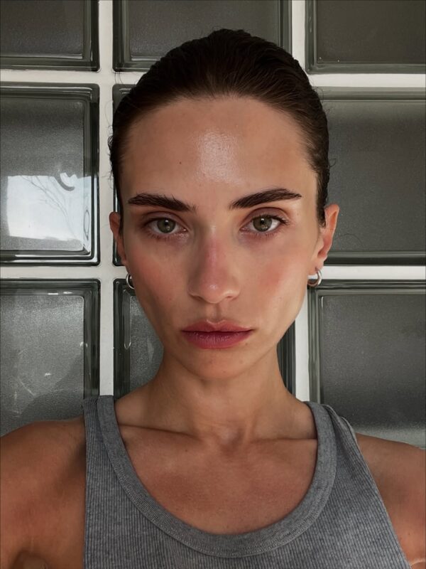 5 seruma za lice sa pirinčanom vodom – nikad nije bilo lakše postići „glass skin“