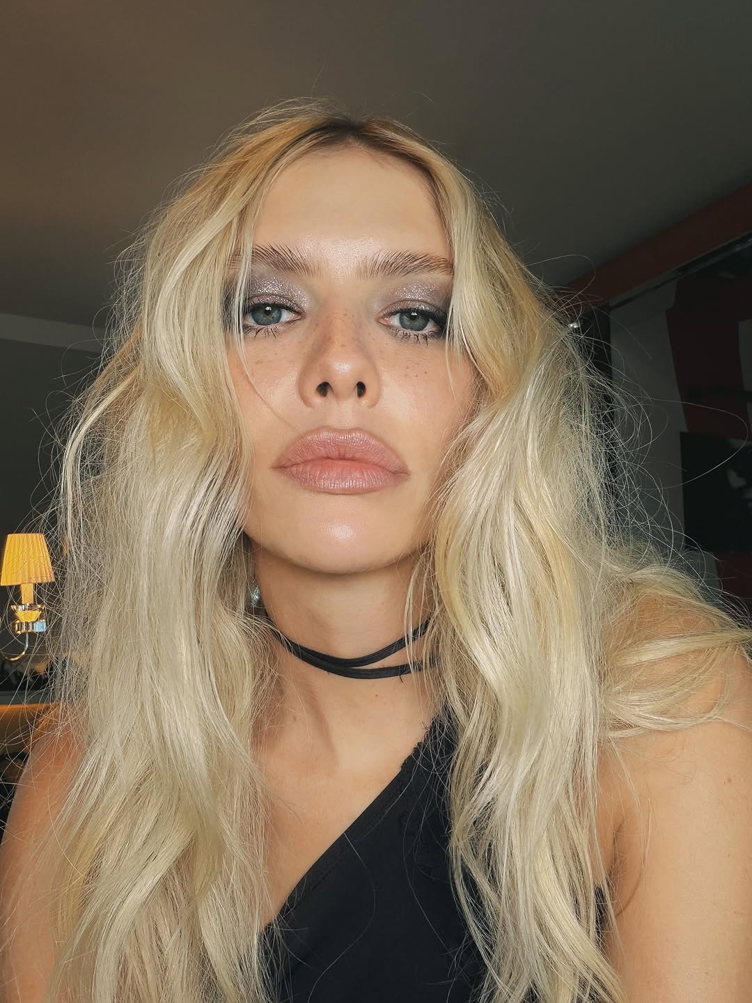 Svetlucave senke za oči 2025. 